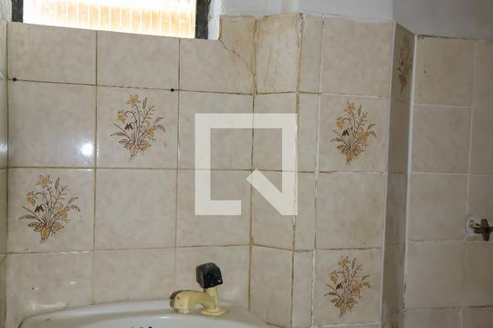 Banheiro de apartamento para alugar com 1 quarto, 23m² em Encantado, Rio de Janeiro