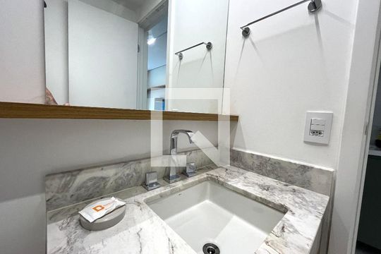 Banheiro  de kitnet/studio à venda com 1 quarto, 27m² em Vila Clementino, São Paulo