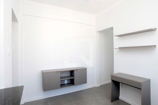 Sala de apartamento para alugar com 1 quarto, 30m² em Centro Histórico, Porto Alegre