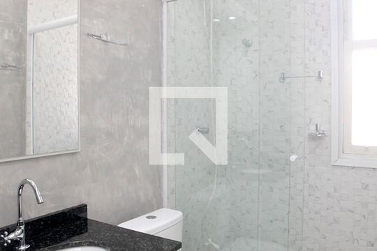 Banheiro de apartamento para alugar com 1 quarto, 30m² em Centro Histórico, Porto Alegre