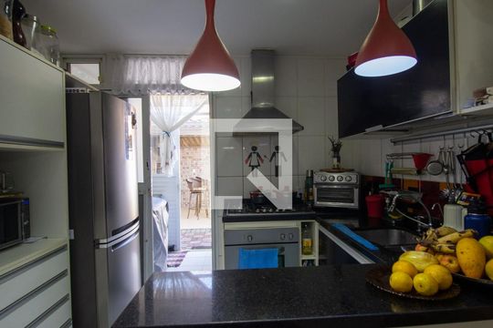 Cozinha de casa de condomínio à venda com 4 quartos, 180m² em Recreio dos Bandeirantes, Rio de Janeiro