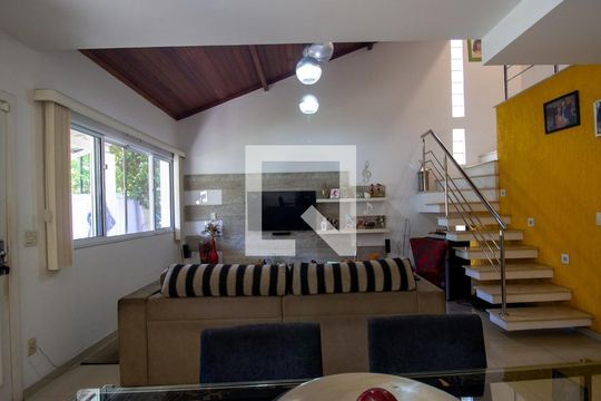 Sala de casa de condomínio à venda com 4 quartos, 180m² em Recreio dos Bandeirantes, Rio de Janeiro