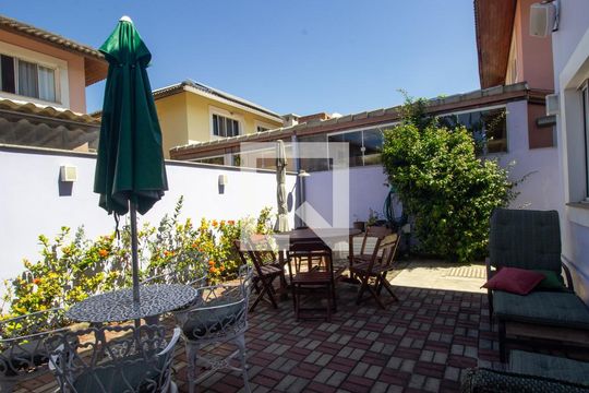 Quintal de casa de condomínio à venda com 4 quartos, 180m² em Recreio dos Bandeirantes, Rio de Janeiro