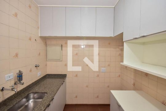 Cozinha de apartamento à venda com 2 quartos, 90m² em Higienópolis, São Paulo