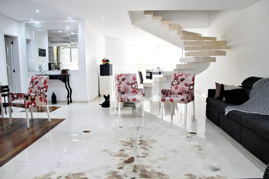 Sala de casa à venda com 4 quartos, 585m² em Vila Rosalia, Guarulhos