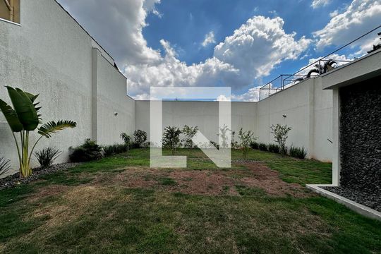 Quintal de casa à venda com 4 quartos, 430m² em Brooklin, São Paulo