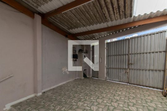 Garagem de casa à venda com 3 quartos, 149m² em Vila Rosalia, Guarulhos