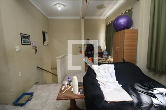 Sala de casa à venda com 2 quartos, 66m² em Irajá, Rio de Janeiro