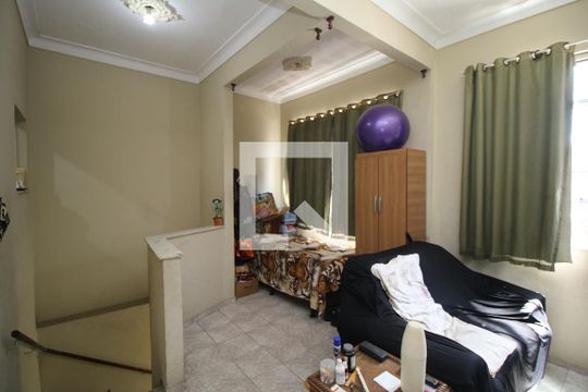 Sala de casa à venda com 2 quartos, 66m² em Irajá, Rio de Janeiro
