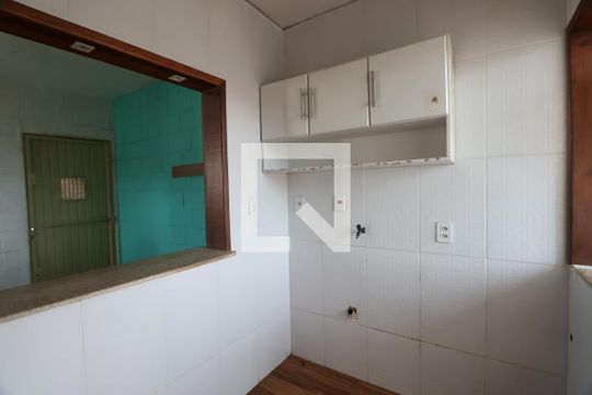 Cozinha de apartamento à venda com 2 quartos, 45m² em Guajuviras, Canoas