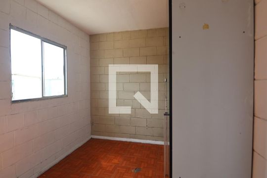 Quarto 2 de apartamento à venda com 2 quartos, 45m² em Guajuviras, Canoas
