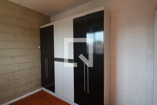 Quarto 2 de apartamento à venda com 2 quartos, 45m² em Guajuviras, Canoas