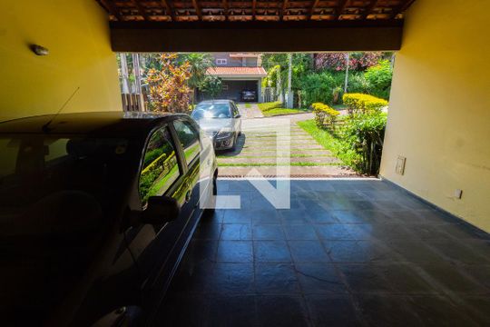 GARAGEM de casa de condomínio à venda com 3 quartos, 350m² em Sítios de Recreio Gramado, Campinas