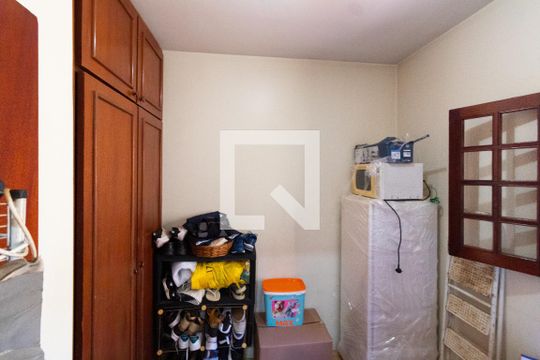 QUARTO DA ÁREA DE SERVIÇO de casa de condomínio à venda com 3 quartos, 350m² em Sítios de Recreio Gramado, Campinas