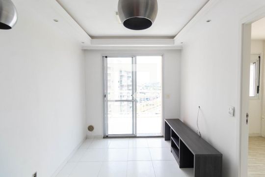 Sala de apartamento para alugar com 1 quarto, 37m² em Jardim Santa Teresinha, São Paulo