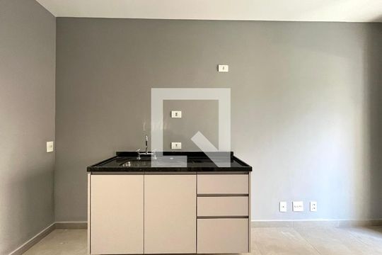 Cozinha de apartamento à venda com 1 quarto, 30m² em Jardim Prudência, São Paulo