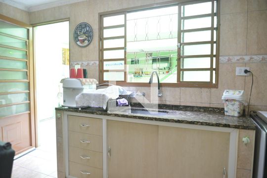 Cozinha de casa à venda com 2 quartos, 200m² em Vila Camilópolis, Santo André