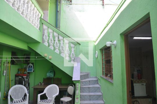 Quintal de casa à venda com 2 quartos, 200m² em Vila Camilópolis, Santo André
