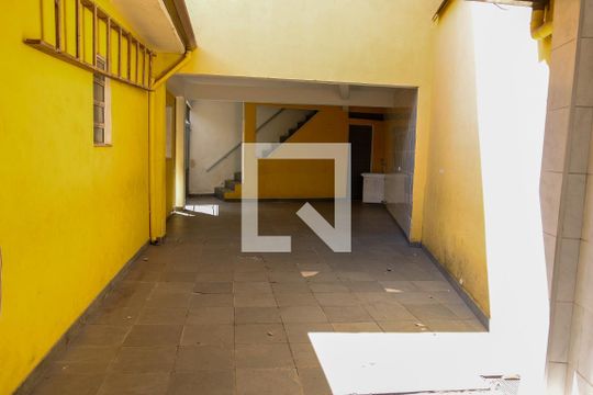 Garagem de casa para alugar com 2 quartos, 100m² em Aliança, Osasco