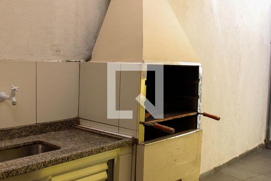 Área comum - Churrasqueira de casa para alugar com 2 quartos, 100m² em Aliança, Osasco