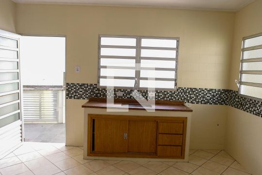 Cozinha de casa para alugar com 2 quartos, 100m² em Aliança, Osasco