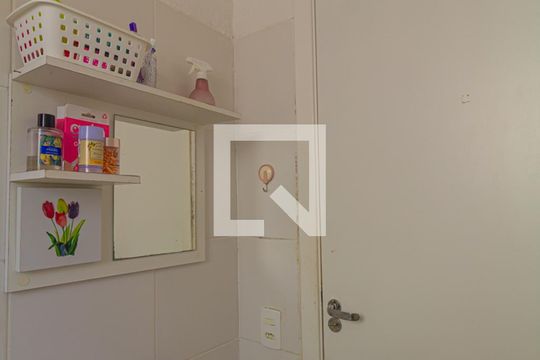 Banheiro de apartamento à venda com 2 quartos, 41m² em Estância Velha, Canoas