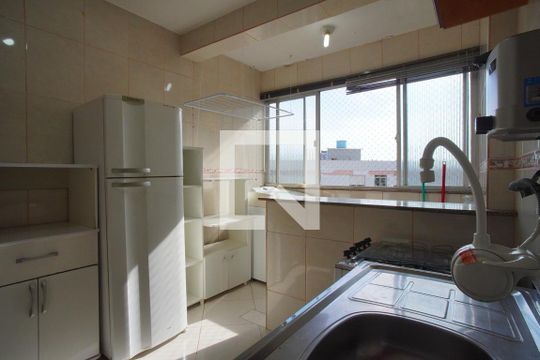 Cozinha de apartamento à venda com 1 quarto, 46m² em Passo D’areia, Porto Alegre
