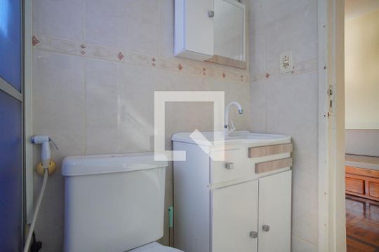 Banheiro Corredor de apartamento à venda com 1 quarto, 46m² em Passo D’areia, Porto Alegre