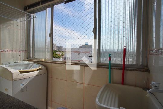 Cozinha e Área de Serviço de apartamento à venda com 1 quarto, 46m² em Passo D’areia, Porto Alegre