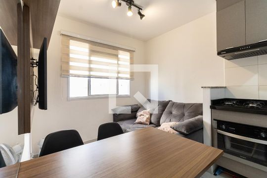 Sala de apartamento para alugar com 2 quartos, 33m² em Parque Fongaro, São Paulo