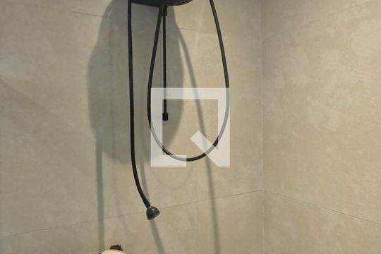 Banheiro de apartamento para alugar com 1 quarto, 25m² em Itararé, Santos