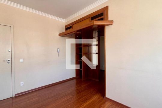 Sala de apartamento à venda com 2 quartos, 80m² em São Pedro, Belo Horizonte