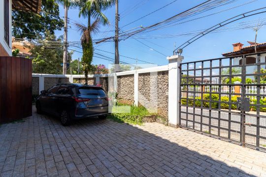 Garagem de casa à venda com 4 quartos, 460m² em Jardim Franca, São Paulo