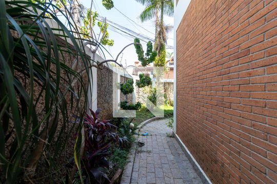 Corredor Lateral de casa à venda com 4 quartos, 460m² em Jardim Franca, São Paulo
