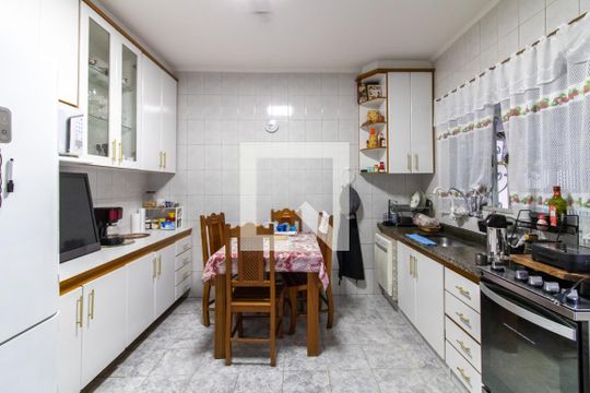 Cozinha de casa à venda com 3 quartos, 248m² em Vila Galvão, Guarulhos