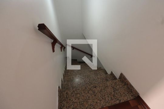 Escada de casa à venda com 3 quartos, 220m² em Vila Matilde, São Paulo