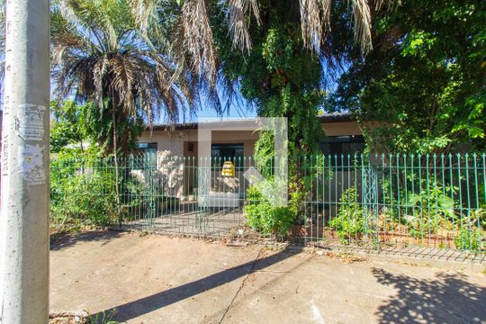 Fachada de casa à venda com 3 quartos, 120m² em Estância Velha, Canoas