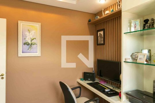 Escritório de casa à venda com 3 quartos, 280m² em Planalto, Belo Horizonte