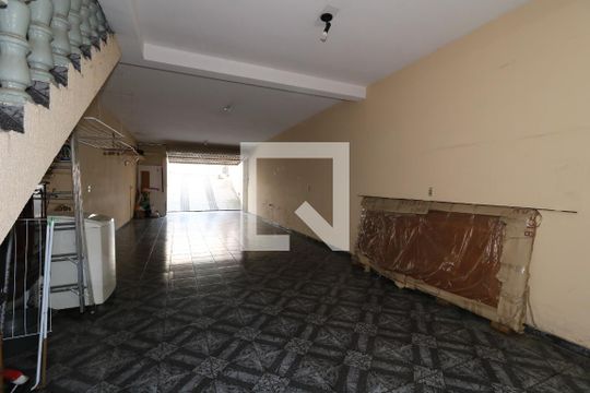 Garagem de casa para alugar com 3 quartos, 200m² em Parque das Nações, Santo André