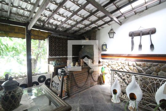 Churrasqueira de casa de condomínio à venda com 3 quartos, 307m² em Pechincha, Rio de Janeiro
