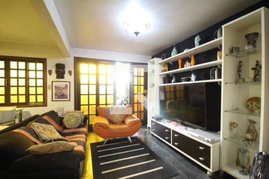 Sala de casa de condomínio à venda com 3 quartos, 307m² em Pechincha, Rio de Janeiro