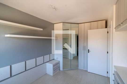 Suíte de casa de condomínio à venda com 3 quartos, 140m² em Aberta dos Morros, Porto Alegre