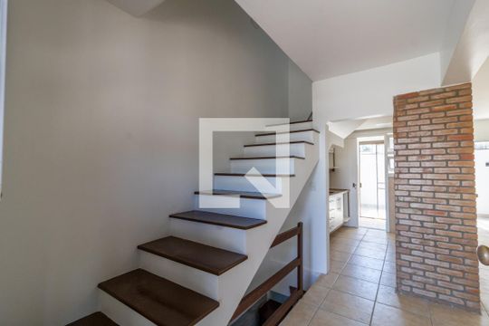 Escada de casa de condomínio à venda com 3 quartos, 140m² em Aberta dos Morros, Porto Alegre