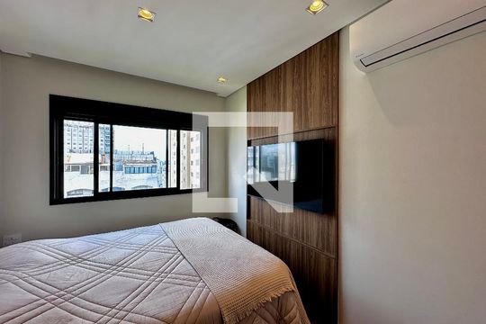 Suíte de apartamento para alugar com 2 quartos, 65m² em Campo Belo, São Paulo
