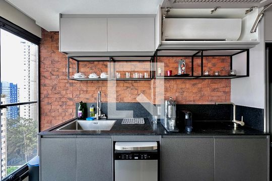 Cozinha de apartamento para alugar com 2 quartos, 65m² em Campo Belo, São Paulo