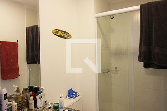 Banheiro Social de kitnet/studio para alugar com 1 quarto, 40m² em Jardim do Mar, São Bernardo do Campo