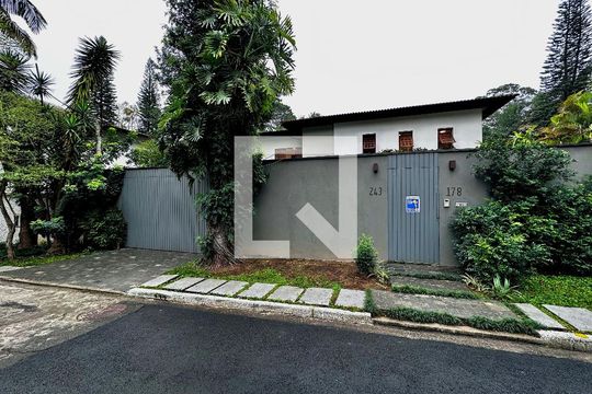 Fachada de casa à venda com 4 quartos, 490m² em Santo Amaro, São Paulo
