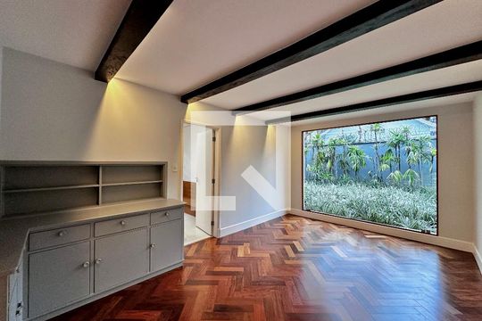 Sala de casa à venda com 4 quartos, 490m² em Santo Amaro, São Paulo