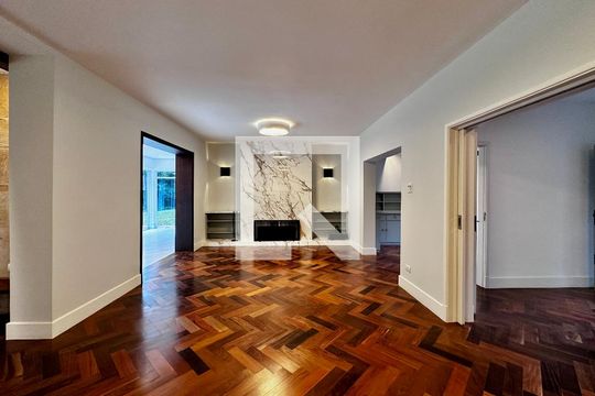 Sala de casa à venda com 4 quartos, 490m² em Santo Amaro, São Paulo