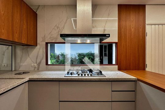 Cozinha de casa à venda com 4 quartos, 490m² em Santo Amaro, São Paulo